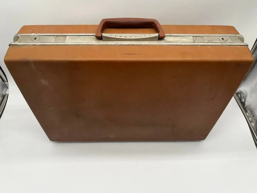 Vintage Samsonite Brown Hard Shell Briefcase Dual Key Lock Classic Attache Case